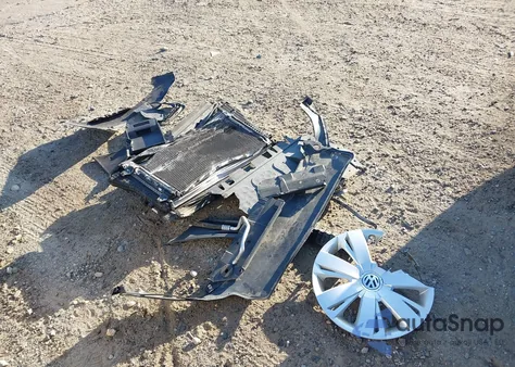 2014 Volkswagen Jetta 1.8T Se z USA, uszkodzony, nr VIN 3VWD17AJ0EM257532